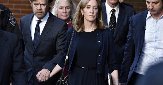 Затвор за Филисити Хъфман актрисата от “Отчаяни съпруги”