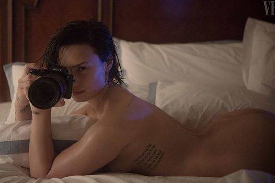 Деми Ловато спира да обработва снимките си