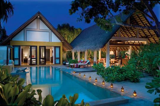 Страхотният и впечатляващ курорт Four Seasons (Четири сезона) на Малдивите