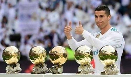 Кристиано Роналдо: Заслужавам да имам повече Златни топки от Меси
