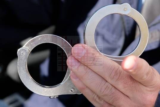 8 задържани в Благоевград след обиск на жилище