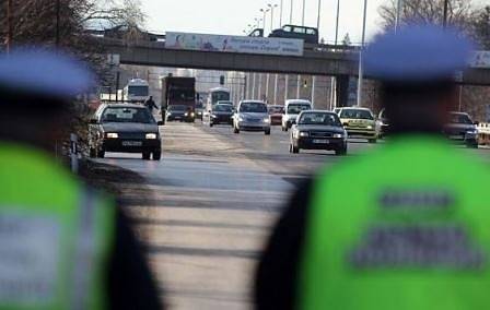 Засилени проверки по пътищата у нас за предстоящите почивни дни