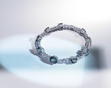 Колекцията бижута на Louis Vuitton посветена на Средновековния период