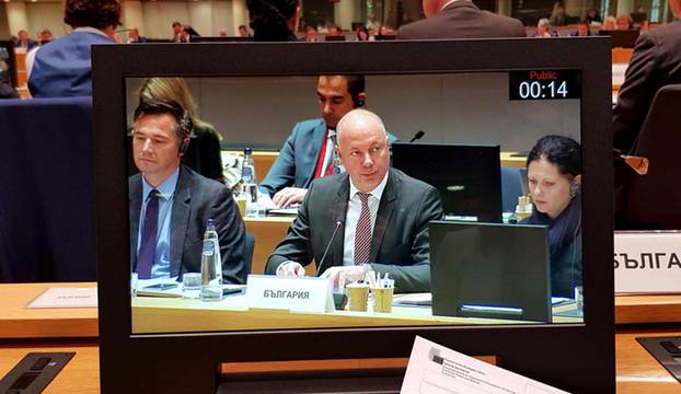 Желязков: Връщането на камионите на четири седмици е абсолютно недопустимо