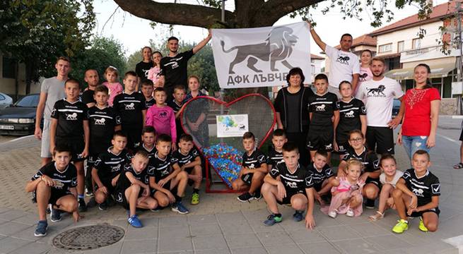 Метално сърце вече и в село Дебрен