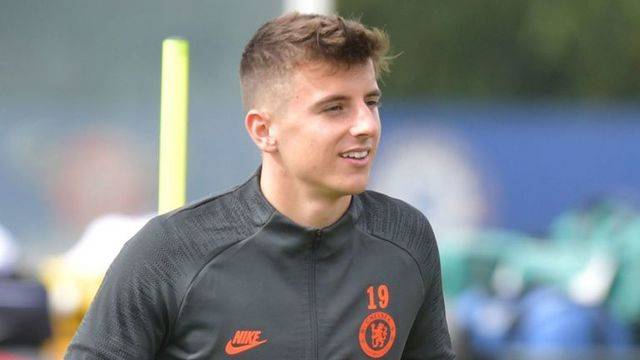 Мениджърът на Челси Франк Лампард каза, че Мейсън Маунт има „шанс“ да се изправи срещу Ливърпул