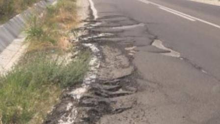 Път в Русенско пропадна 3 месеца след ремонт (СНИМКИ)