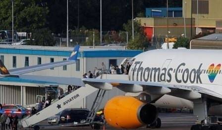 Борис Джонсън обеща транспорт на всички британци, засегнати от фалита на „Томас Кук“