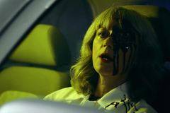 Гледайте новото видео на „Лейдитрон“ на песента „Deadzone“, пресъздаващо автомобилна катастрофа