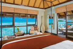 Страхотният и впечатляващ курорт Four Seasons (Четири сезона) на Малдивите
