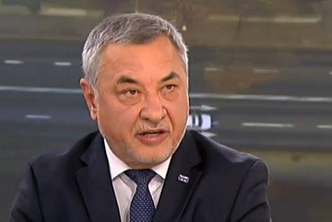Валери Симеонов: Доган накара ГЕРБ да махнат Цветанов