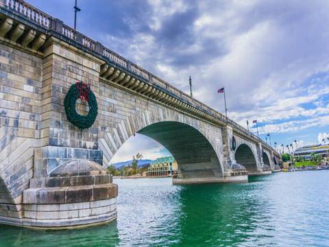 Защо Лондонският мост бе продаден и преместен в Америка?