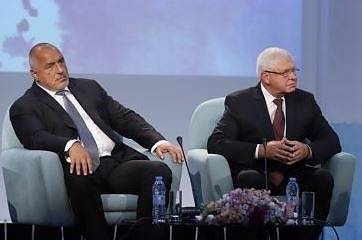 Правителството е лъгало, че е дало 50 млн. лева за заплати на медицинските сестри