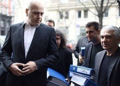 Слави Трифонов яхва политиката. Утре учредява партията си “Няма такава държава”