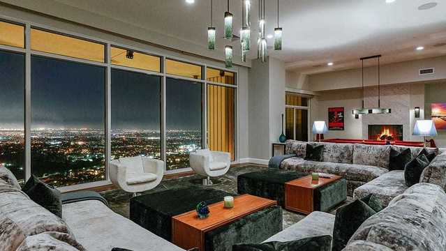 Мезонетът на Матю Пери