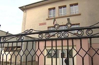 Ученичка на 12 г. е в „Пирогов“, учителка я наранила с чин