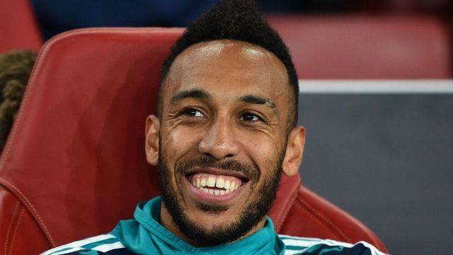 Пиер-Емерик Обамеянг печели приза Играч на Висшата лига за месец септември