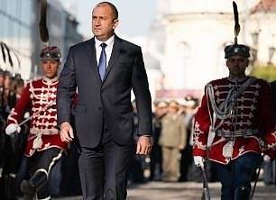 Радев: Искането на оставка е паническо бягство от отговорност