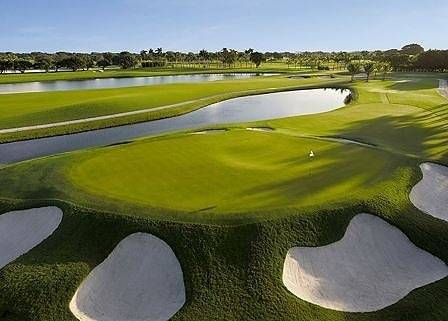 Тръмп организира срещата на Г-7 в собствения си голф комплекс