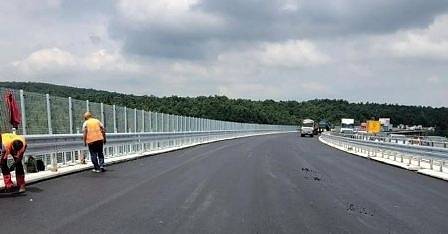 Ремонтни дейности затрудняват движението по „Тракия“ до 18 часа днес