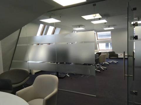 Про матиране на стъкла София от фабриката за реклами Премиум