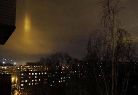 Странно сияние в небето ошашави руснаците СНИМКА |