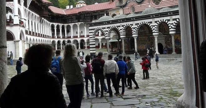ВИДЕО РАЗХОДКА ИЗ РИЛСКИ МАНАСТИР РАЗЛИЧНИТЕ НОВИНИ DIFFERENT NEWS