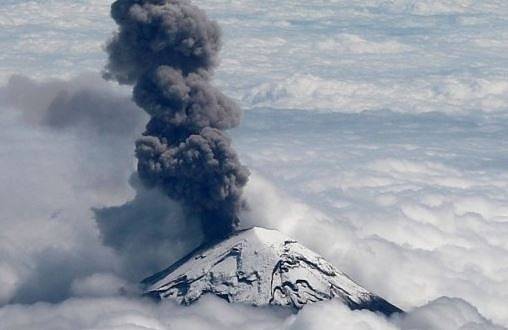 Вулканът Попокатепетъл изригна 14 пъти за една вечер