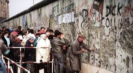 В Германия отбелязват 30 години от падането на Берлинската стена