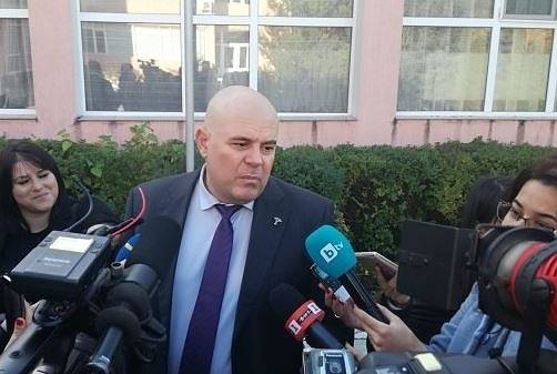 Гешев: Не се притеснявам от „поправителния изпит“