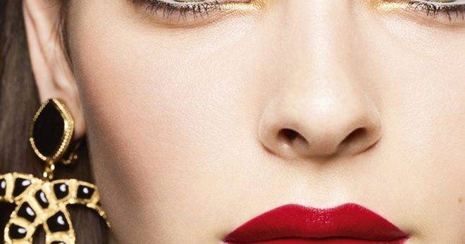 Празничната грим колекция Chanel Holiday 2019