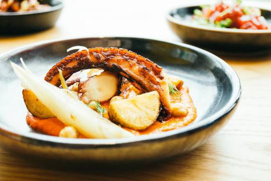 Средиземноморски ресторант: опитайте вкуса на средиземноморското кулинарно вълшебство