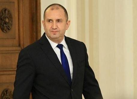 Юристи: Държавният глава е длъжен да подпише указа за Гешев