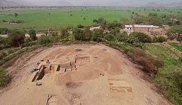 Откриха молитвен храм и гробници на древна цивилизация в Перу