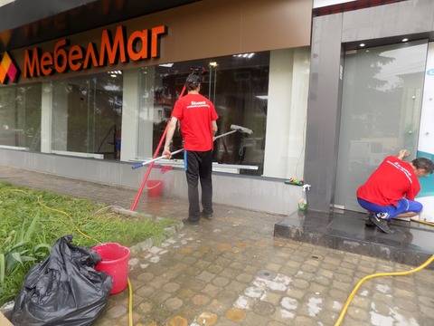 Почистване на стъкла