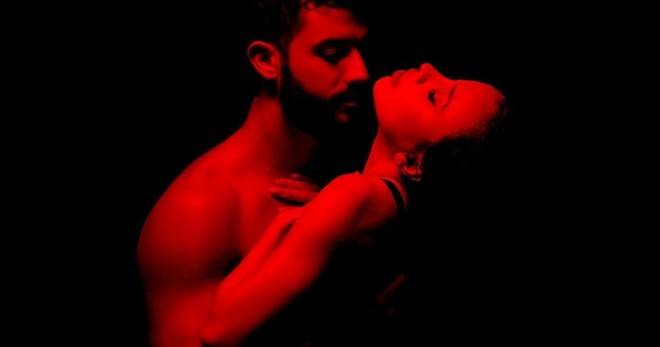 ИСКРАТА И „ЗАЩО ЦЕЛУВАШ“ ПОПФОЛКЛОР-МУЗИКА ЗА ВСЕКИ