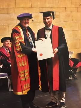 Български лекар с диплома за редовен член на Royal College of Surgeons of England