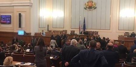 Минималната пенсия скара депутатите, заседанието за бюджета на ДОО беше прекратено
