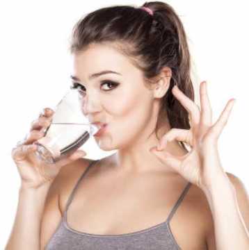 С пиене на топла вода и този режим е загубила цели 18 кг за две седмици