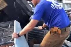 Не е за вярване какво намериха под руини след урагана Дориан ВИДЕО |