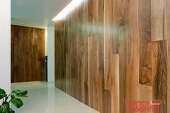 Стенна декорация с трислоен паркет