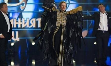 Гарванът – Михаела Маринова спечели „Маскираният певец“