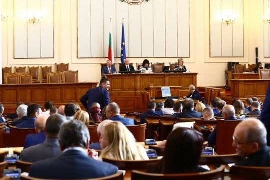 На първо четене: НС прие промени в Закона за ограничаване изменението на климата |