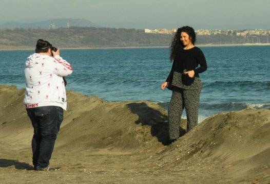 Истинска пролет в Бургас! Хората излязоха на плажа СНИМКИ |