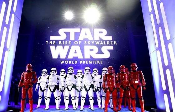 Бляскава премиера на „Междузвездни войни” в Холивуд