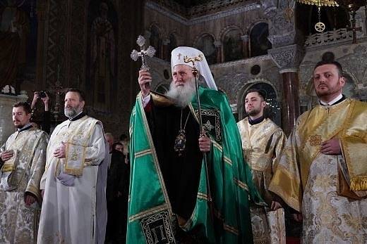 Патриарх Неофит отслужи празнично богослужение за Бъдни вечер