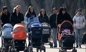 Увеличава се прагът за получаване на детски надбавки