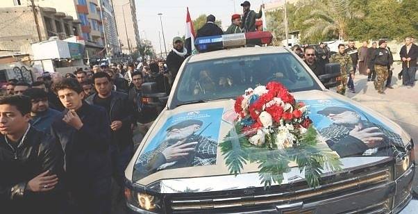 Хиляди изпратиха Касем Сулеймани, скандираха „Смърт на Америка”