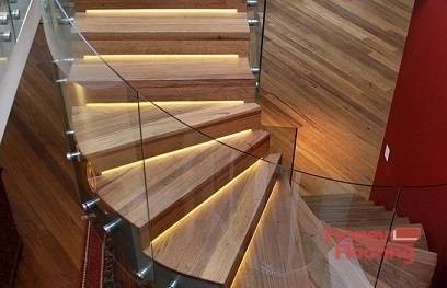 Стъпала и стълби с ламиниран паркет