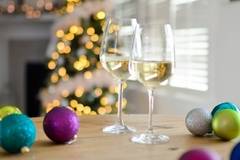 Нещо ужасно се е случило на този ден, но Танчетата трябва да почерпят